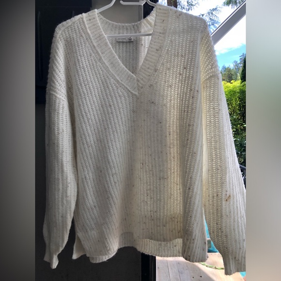 Last chance sale! Gentle fawn women’s size medium white v neck sweater - Picture 1 of 5